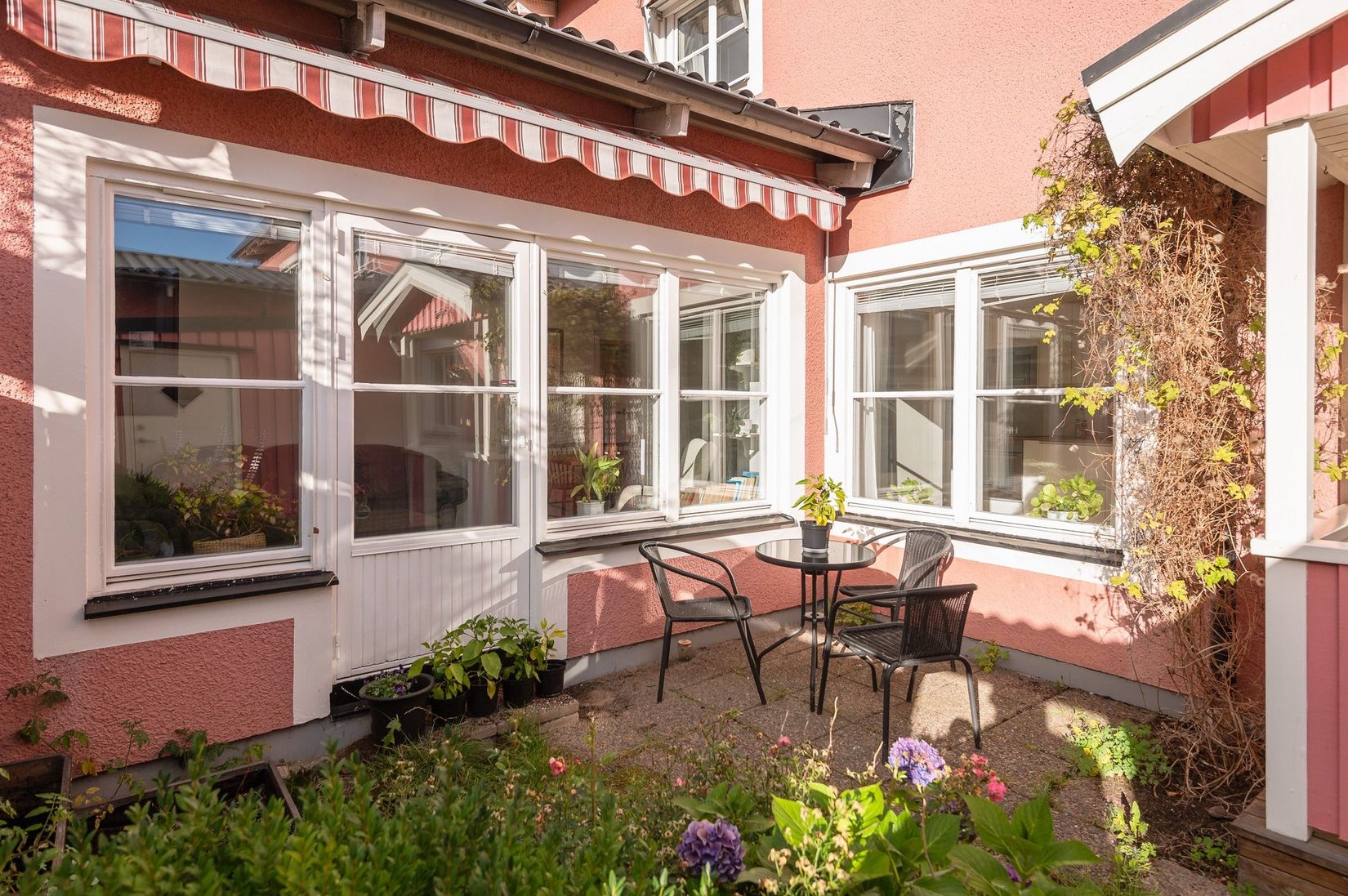 Radhus, Albert Engströms gata 154, Klockaretorpet, Norrköping