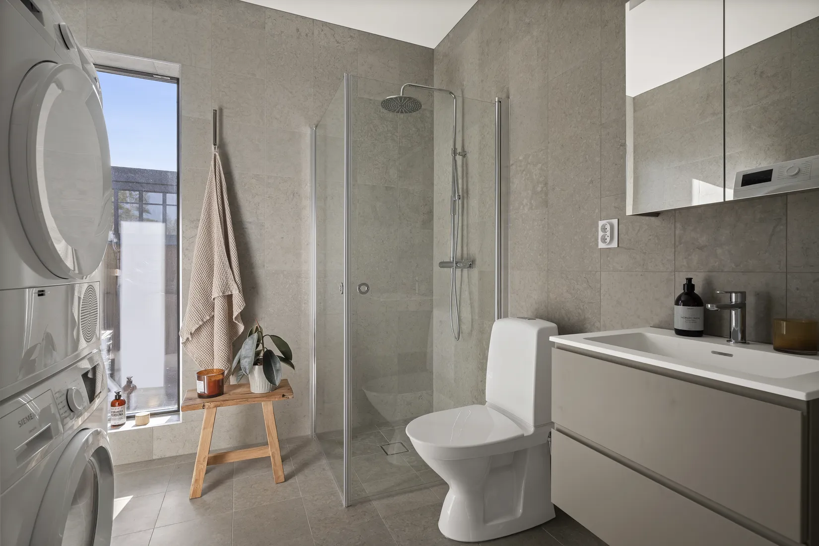 Bostadsrätt, Radhus, Åbroddsvägen 28B, Kummelnäs, Nacka