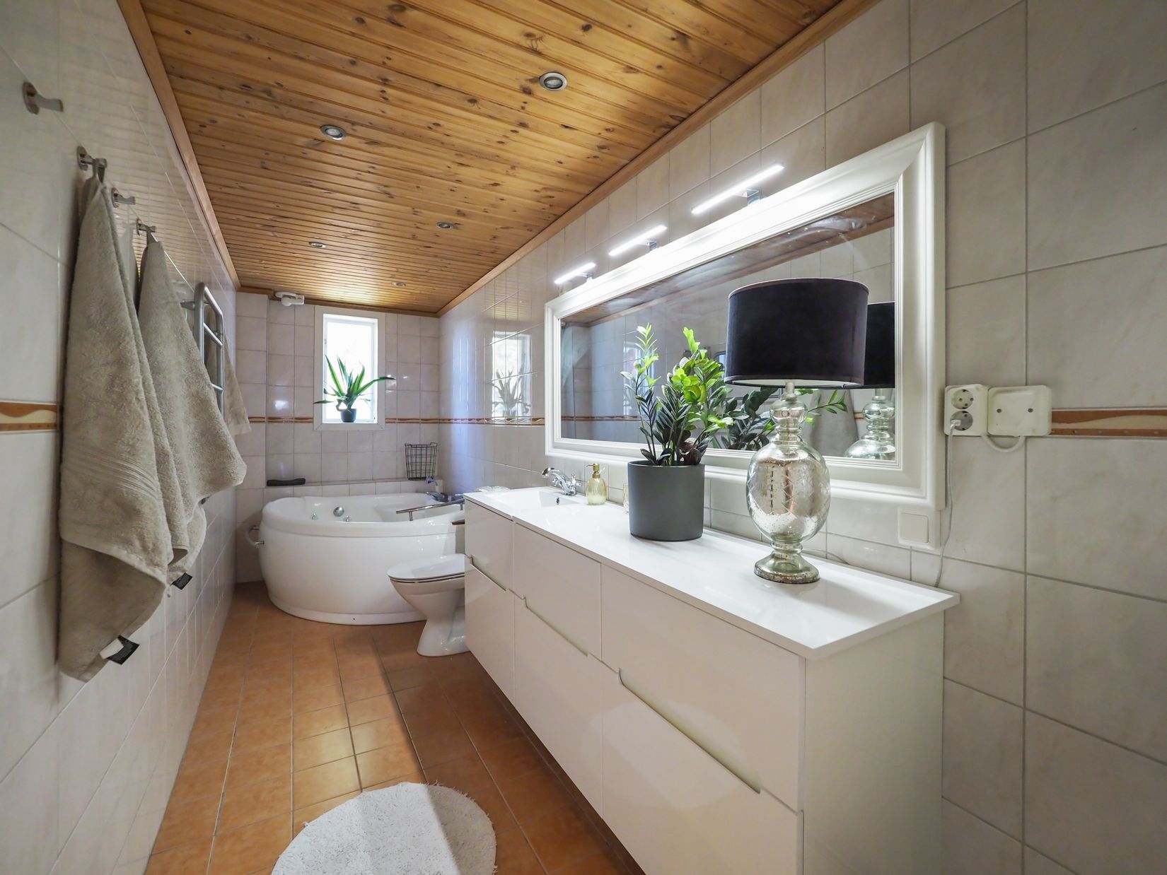 Villa, Grundbro Solbrinken 2, Strängnäs