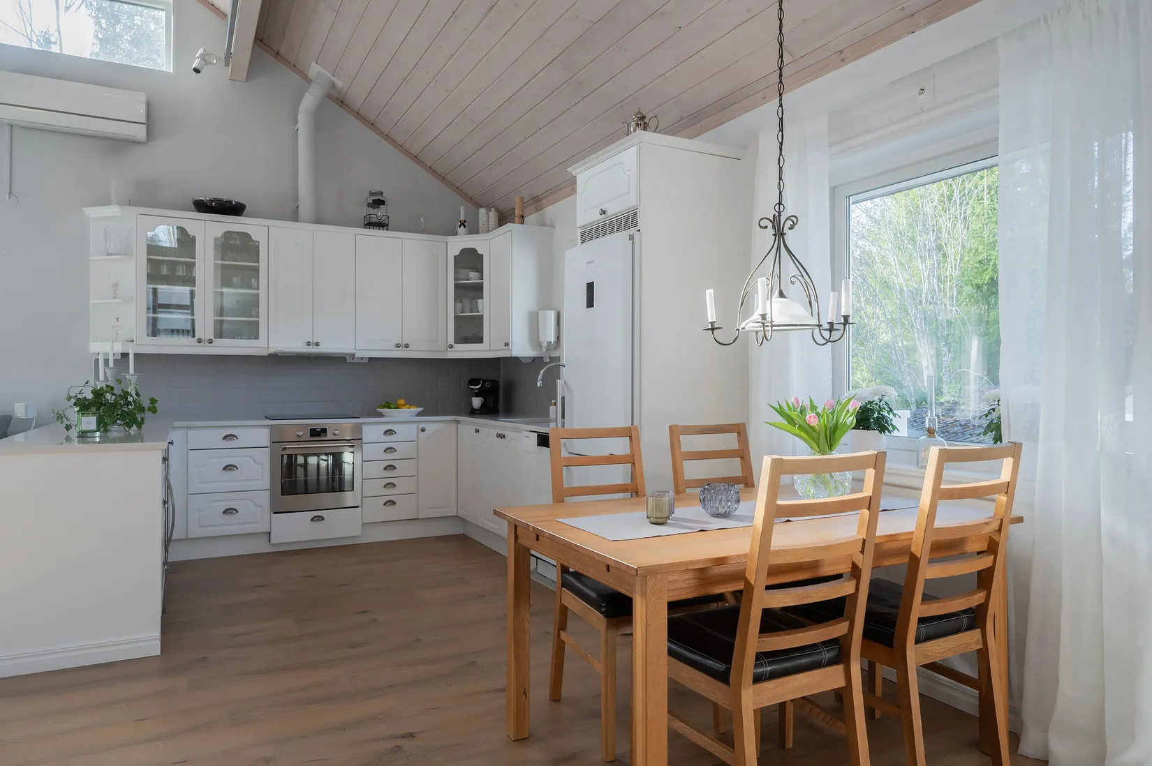 Villa, Abrahamsbergsvägen 26, Högmora, Huddinge