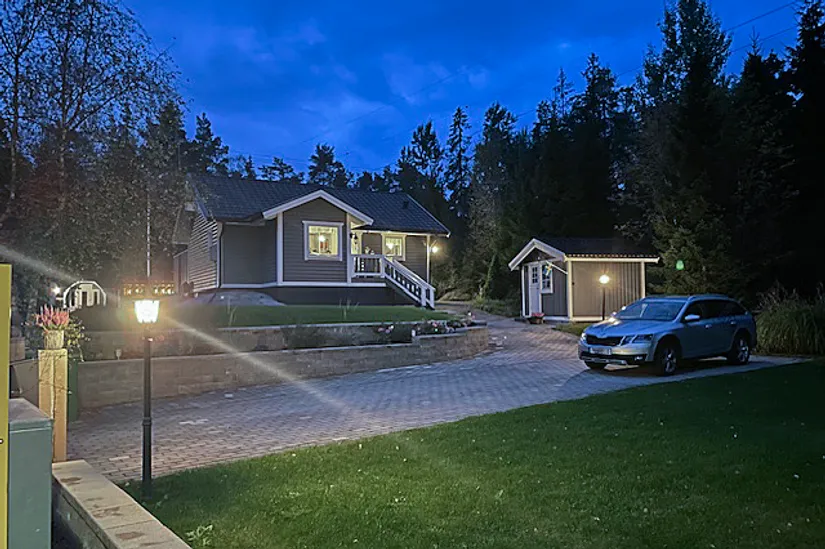 Villa, Abrahamsbergsvägen 26, Högmora, Huddinge
