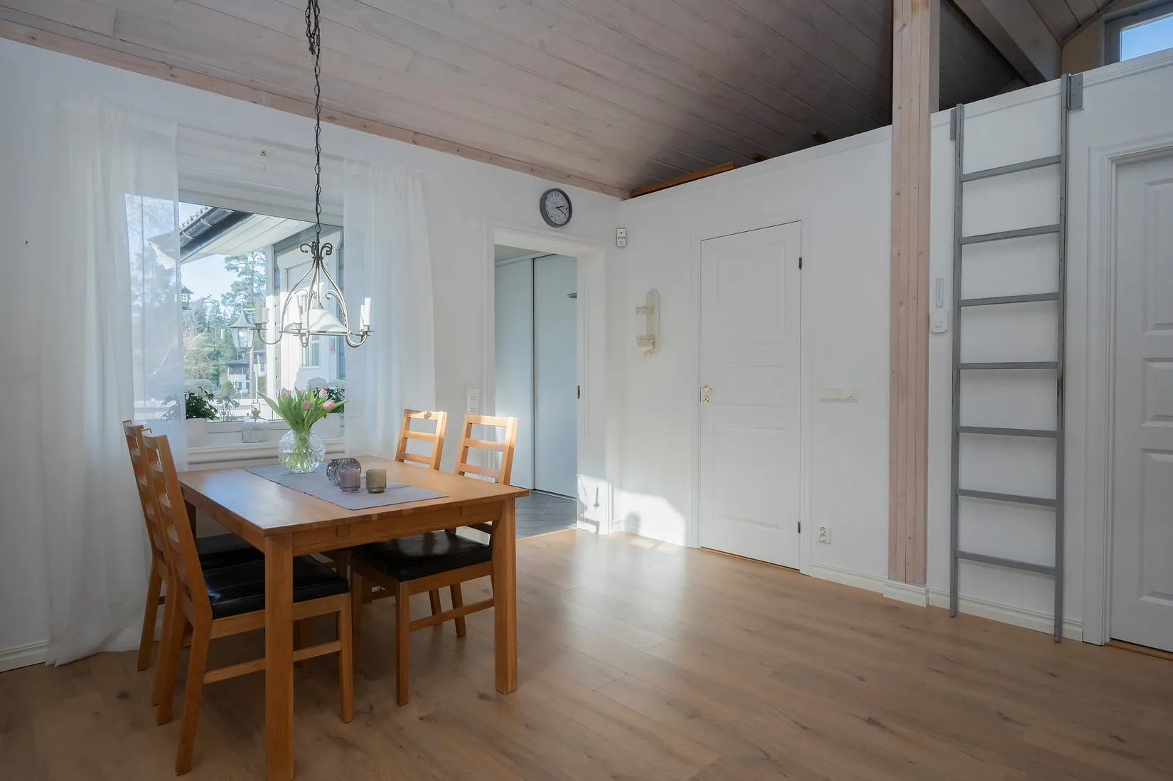Villa, Abrahamsbergsvägen 26, Högmora, Huddinge
