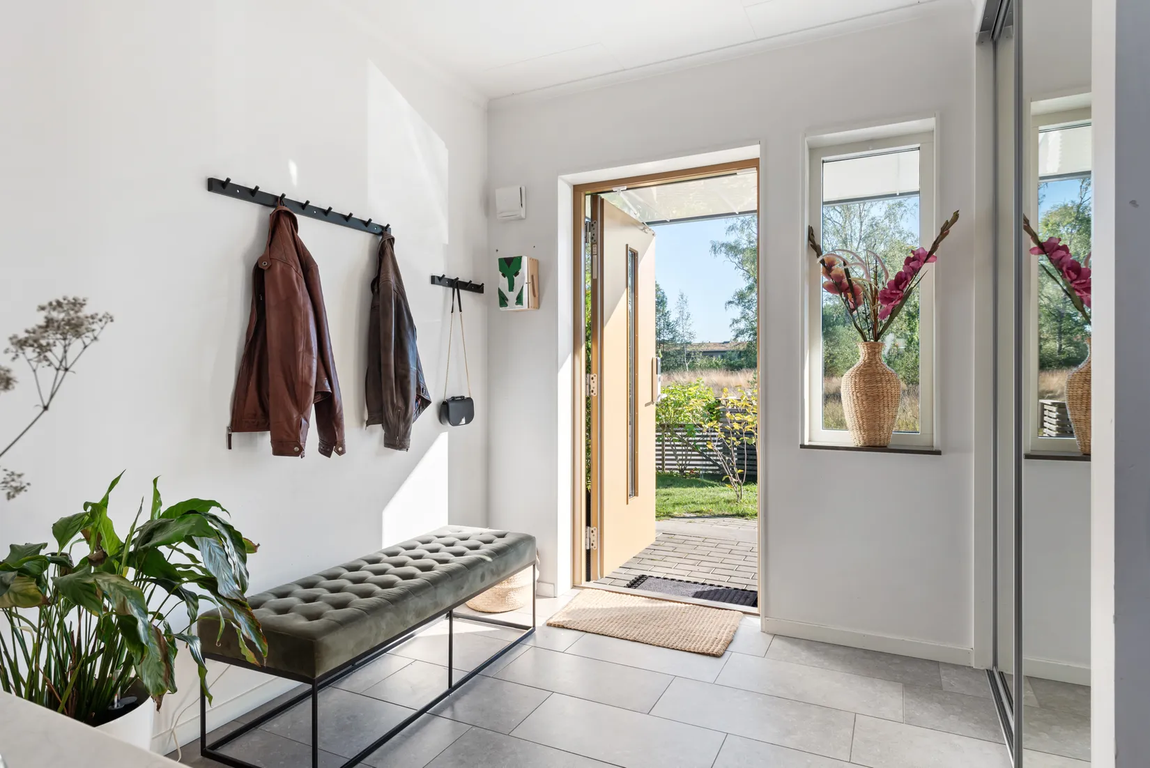 Radhus, Lövhagsvägen 23, Ullna Strand, Arninge, Täby