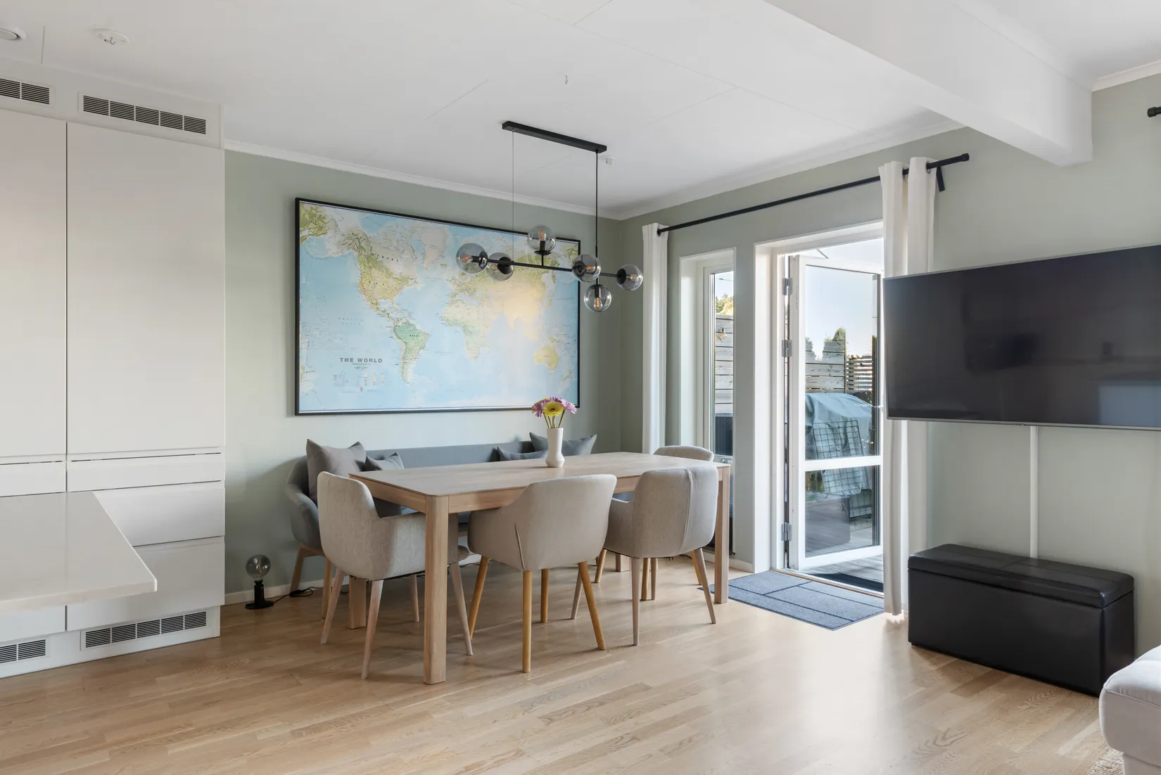 Radhus, Lövhagsvägen 23, Ullna Strand, Arninge, Täby