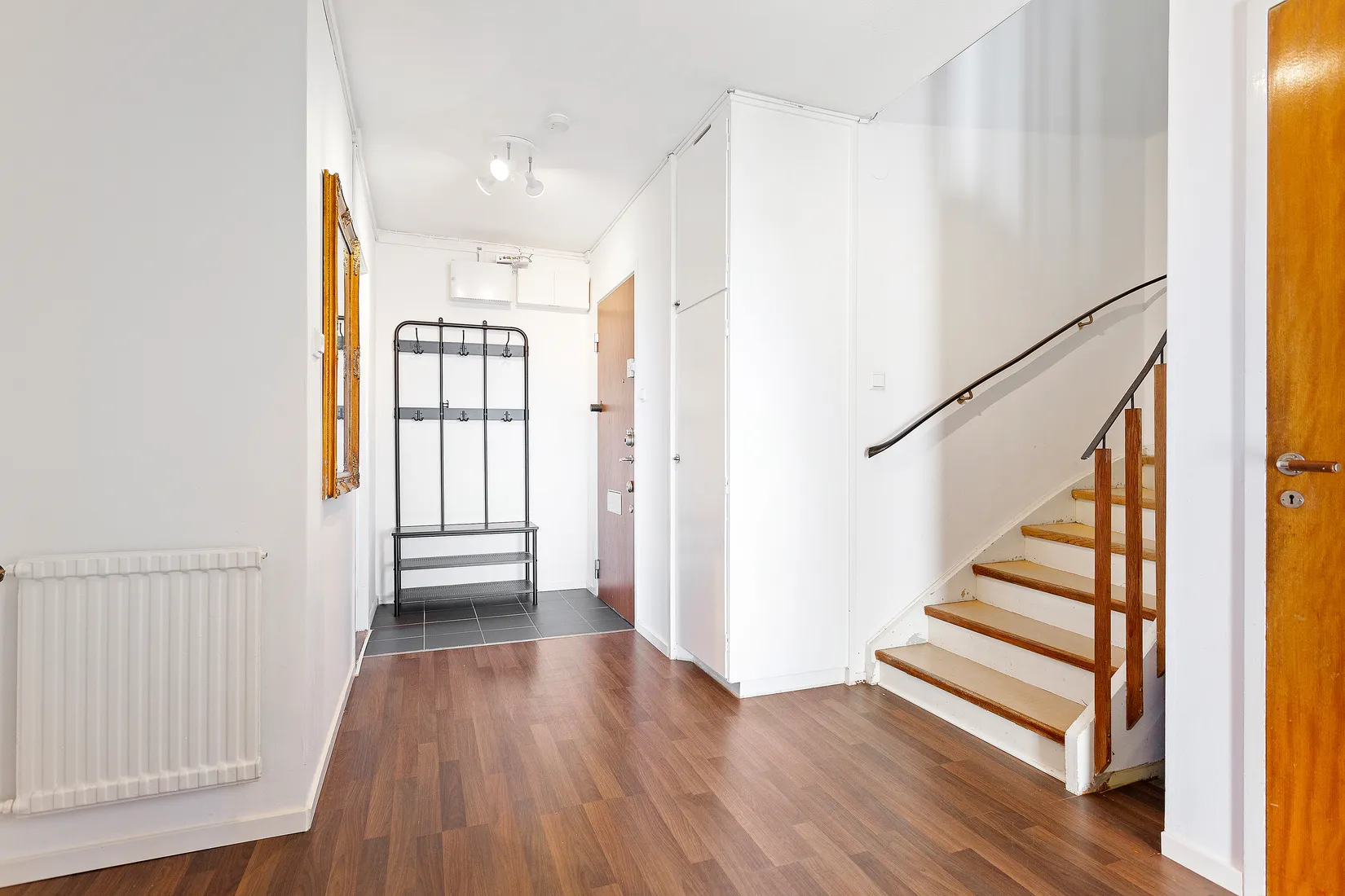 Bostadsrätt, Gillerbacken 28, ETAGEVÅNING!, Rågsved, Stockholm