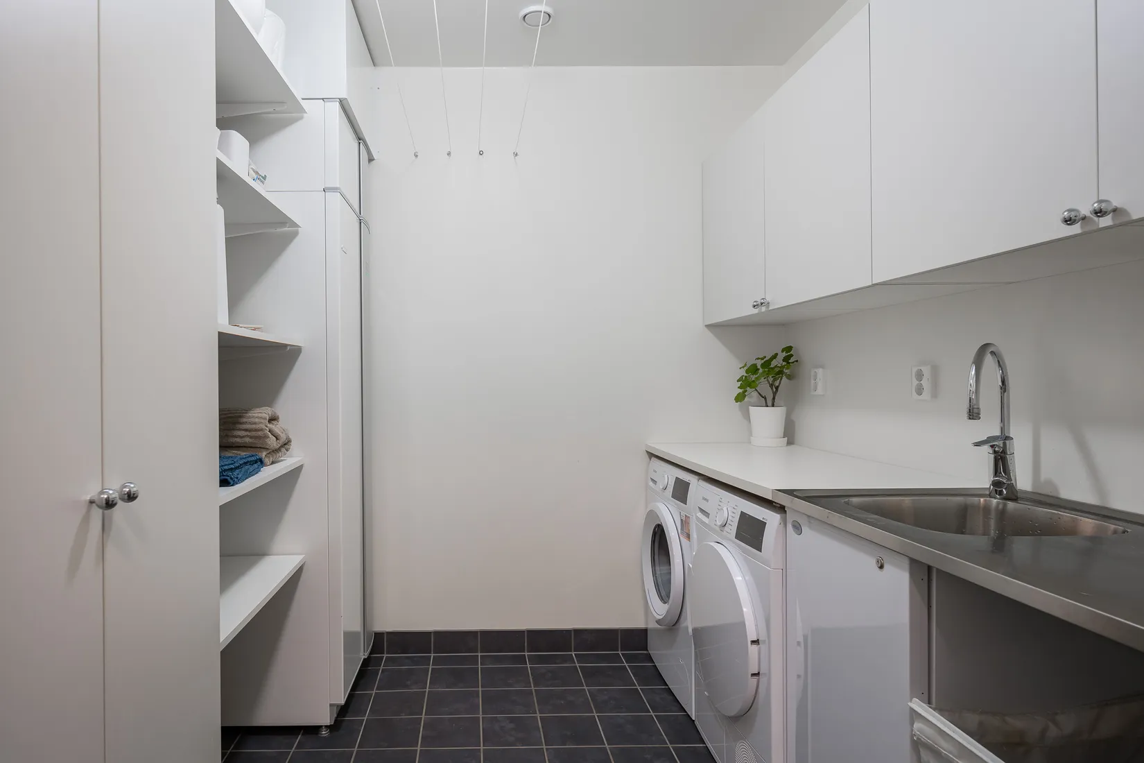 Villa, Radhus, Nedre Hasselbacksvägen 13, Hasselbacken, Skövde