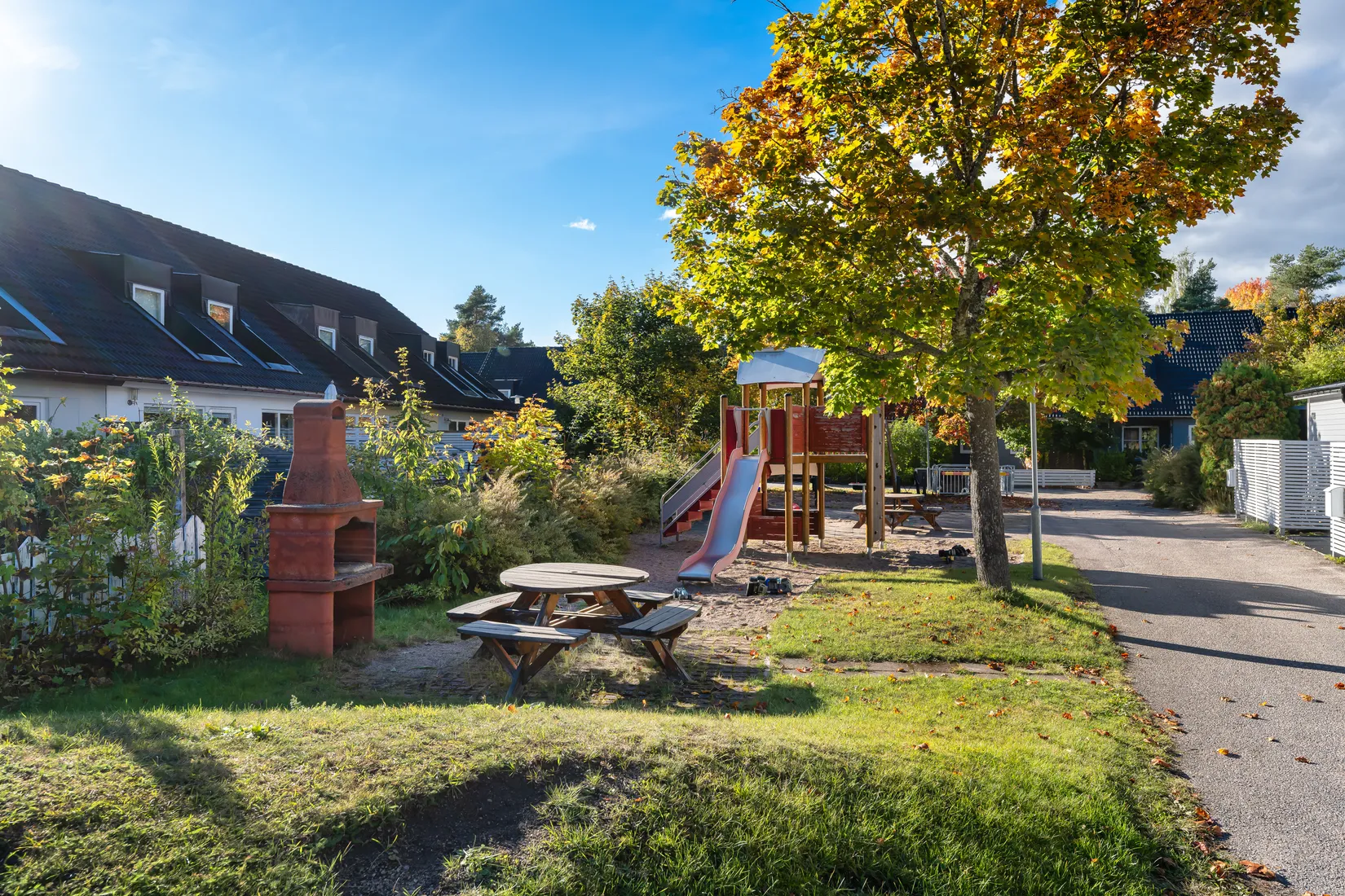 Villa, Radhus, Långbackavägen 102, Södra Bomhus, Gävle