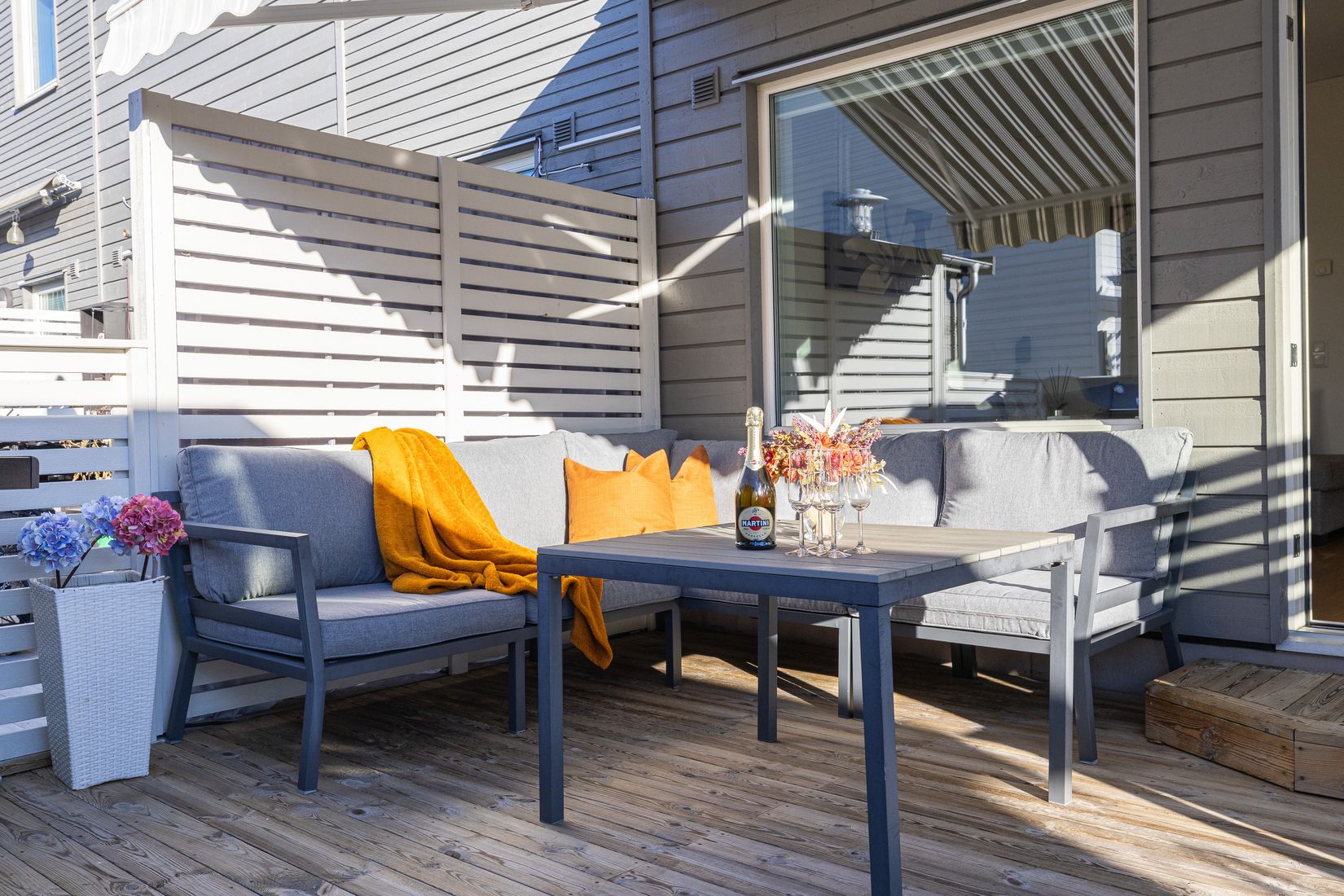 Radhus, Igelvadsstråket 17, Fresta, Upplands Väsby