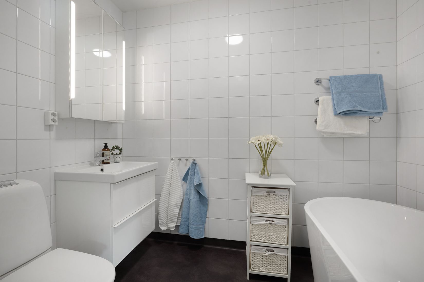 Radhus, Igelvadsstråket 17, Fresta, Upplands Väsby