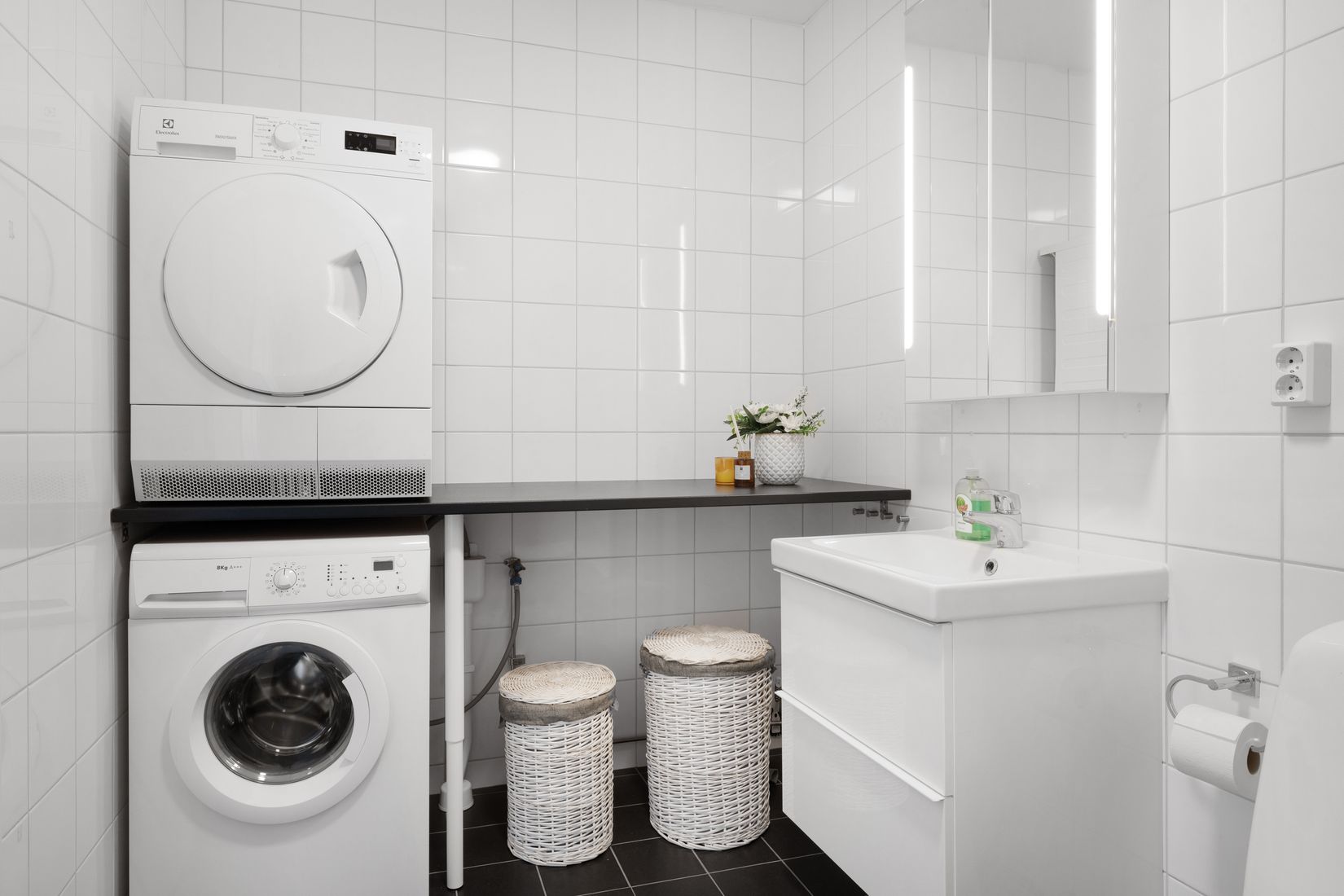 Radhus, Igelvadsstråket 17, Fresta, Upplands Väsby