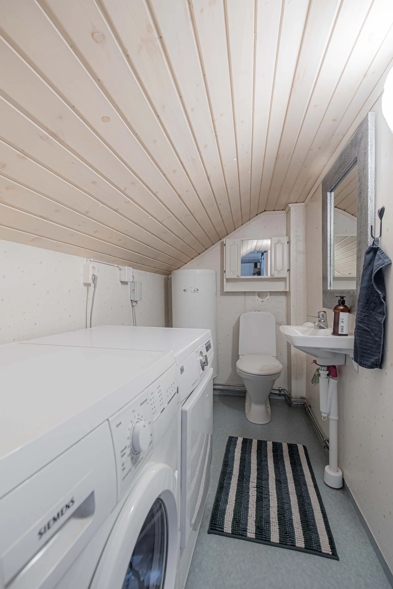 Villa, Granadavägen 11A, Centralt, Köping
