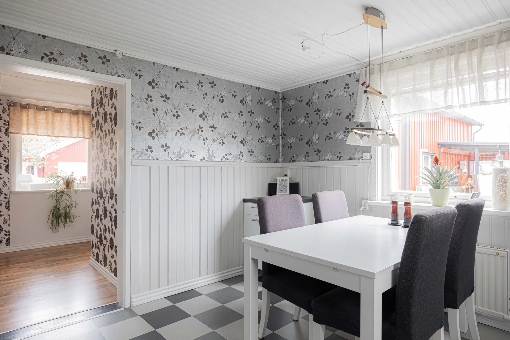 Villa, Granadavägen 11A, Centralt, Köping