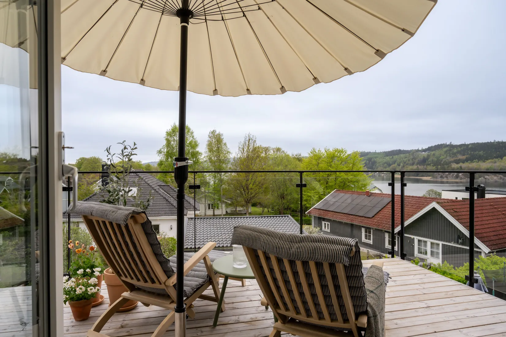 Villa, Loggvägen 5 - med sjöutsikt, Frufällan, Borås