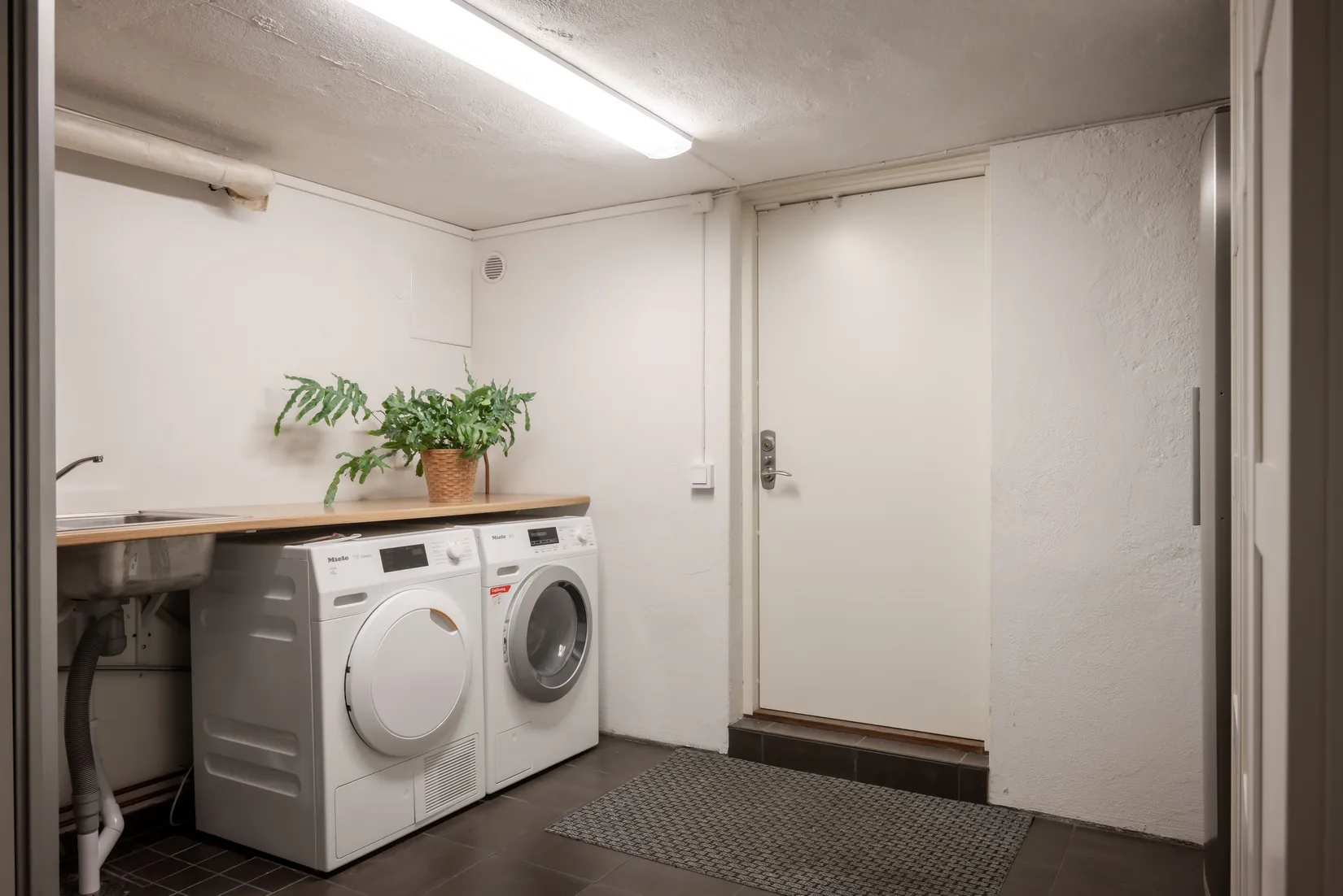 Villa, Loggvägen 5 - med sjöutsikt, Frufällan, Borås