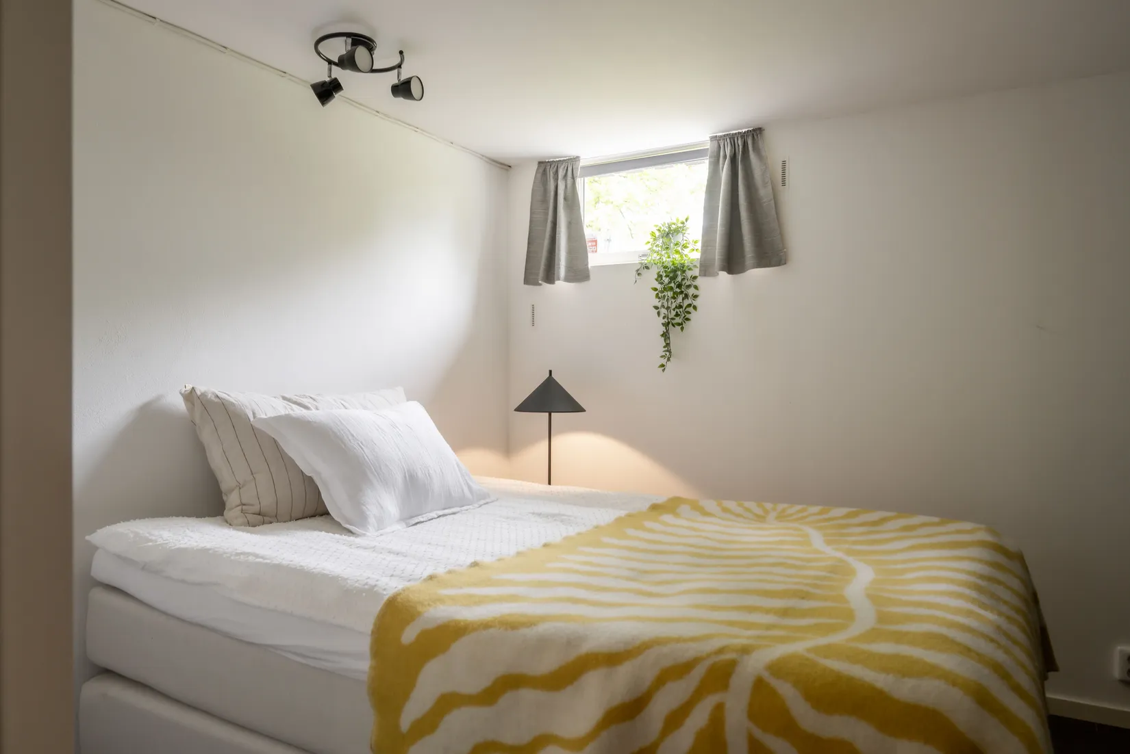 Villa, Loggvägen 5 - med sjöutsikt, Frufällan, Borås