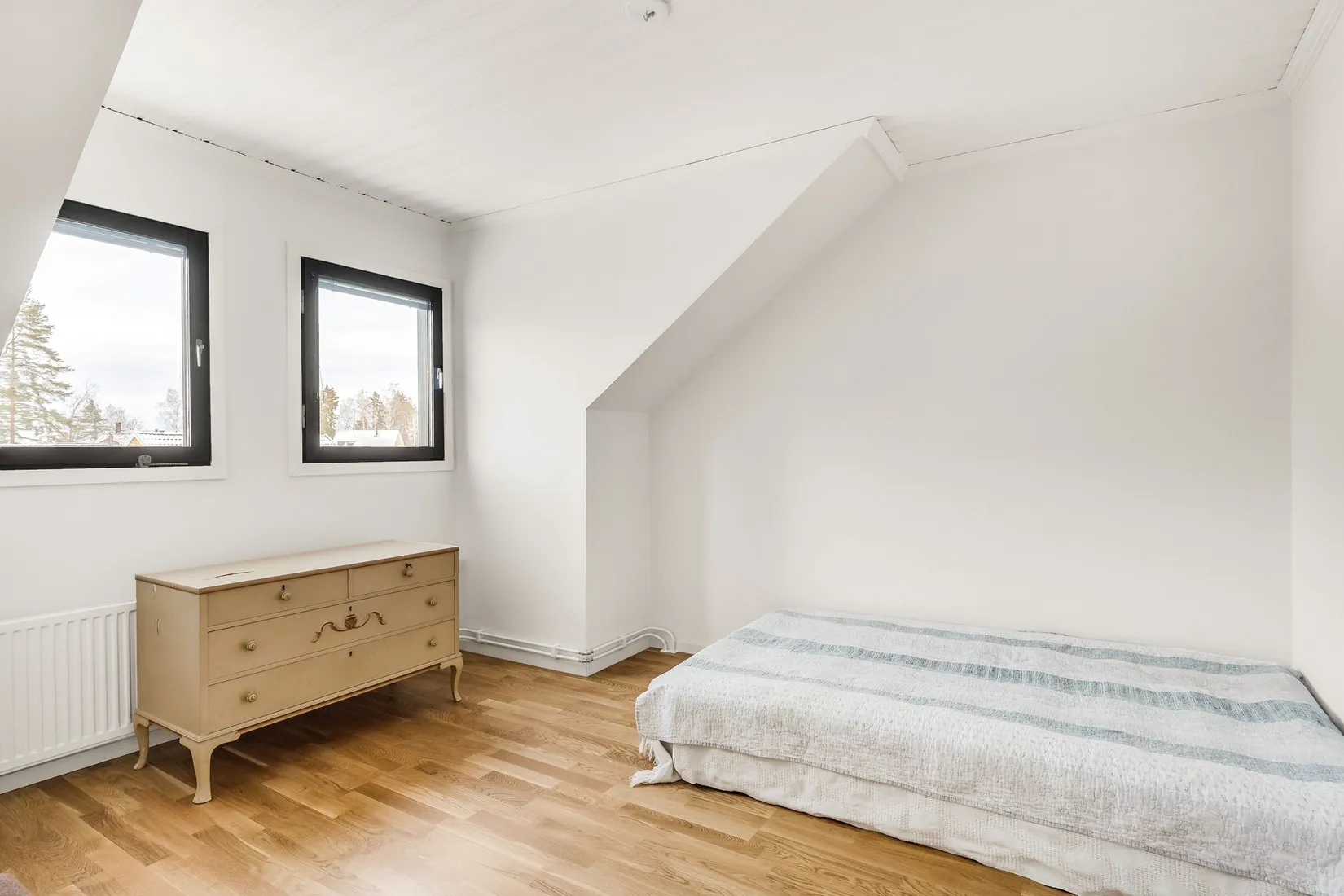 Radhus, Lillängsvägen 7, Ekeby, Eskilstuna