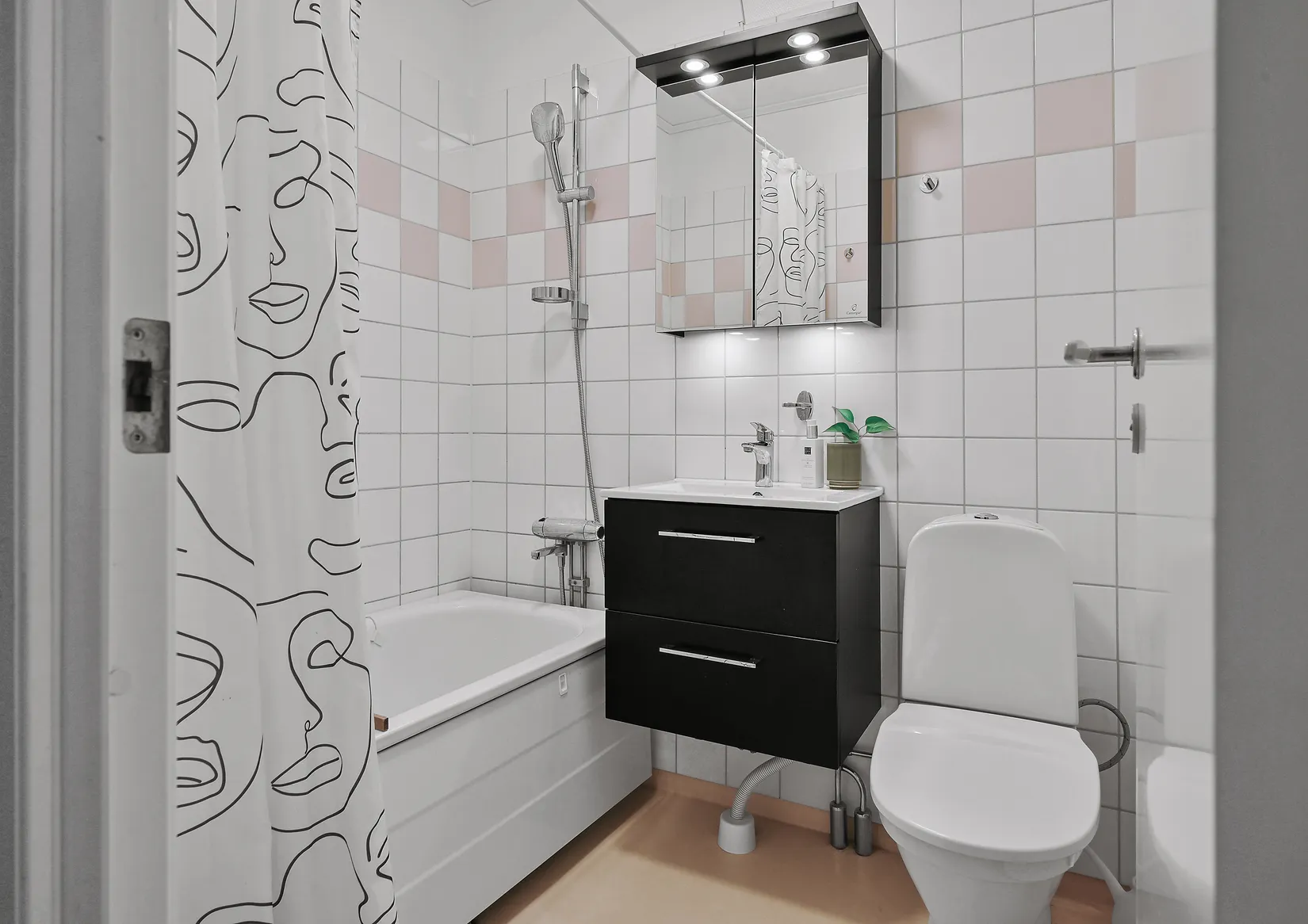 Radhus, Fruängsvägen 92, Odenslunda, Upplands Väsby