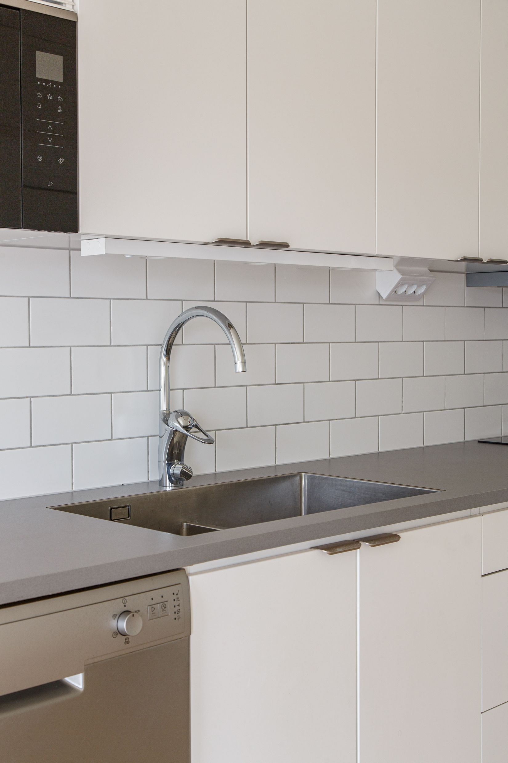 Radhus, Refränggatan 22, Sätra, Västerås