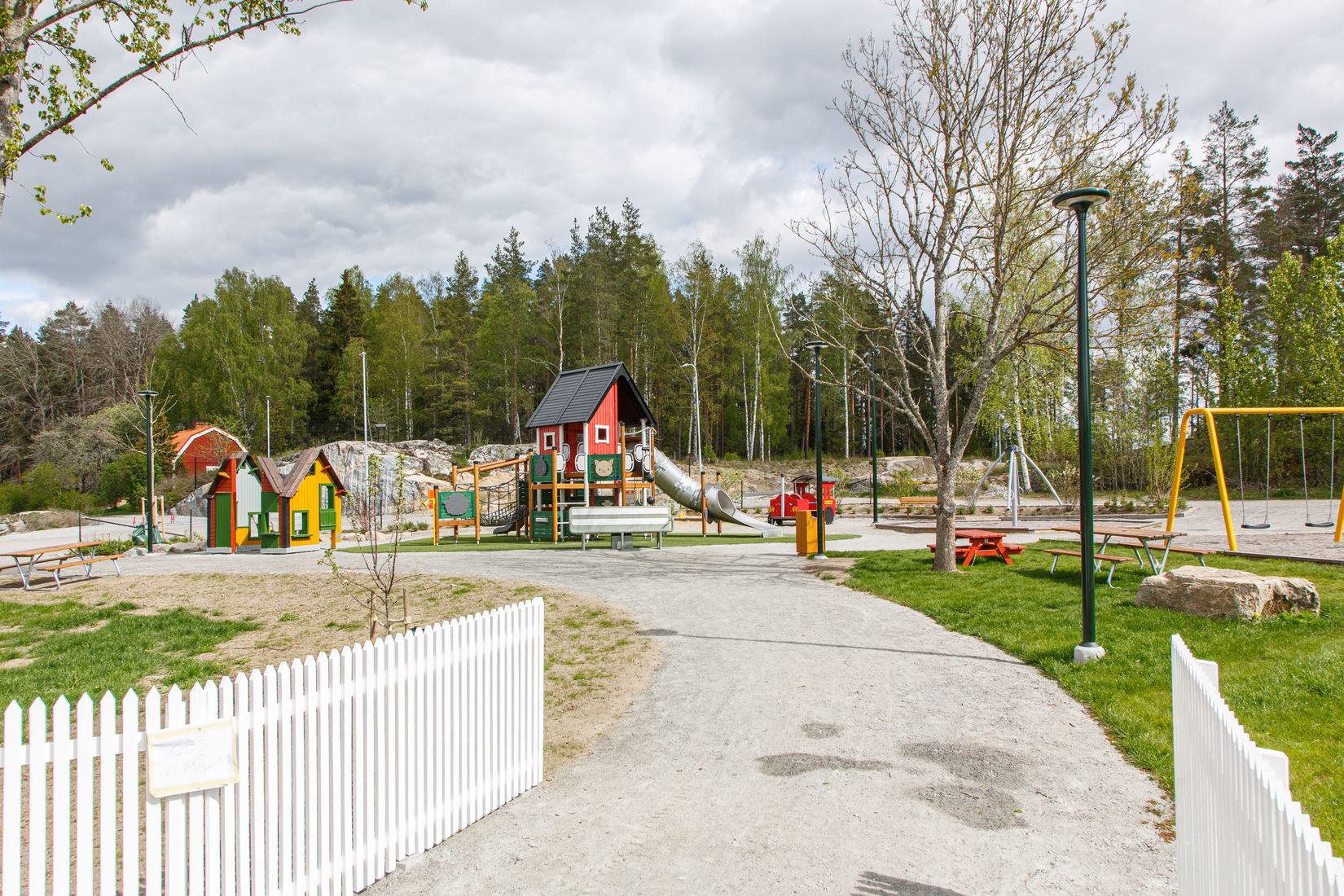 Radhus, Refränggatan 22, Sätra, Västerås