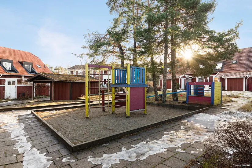 Radhus, Gullrands väg 53, Eriksberg, Botkyrka