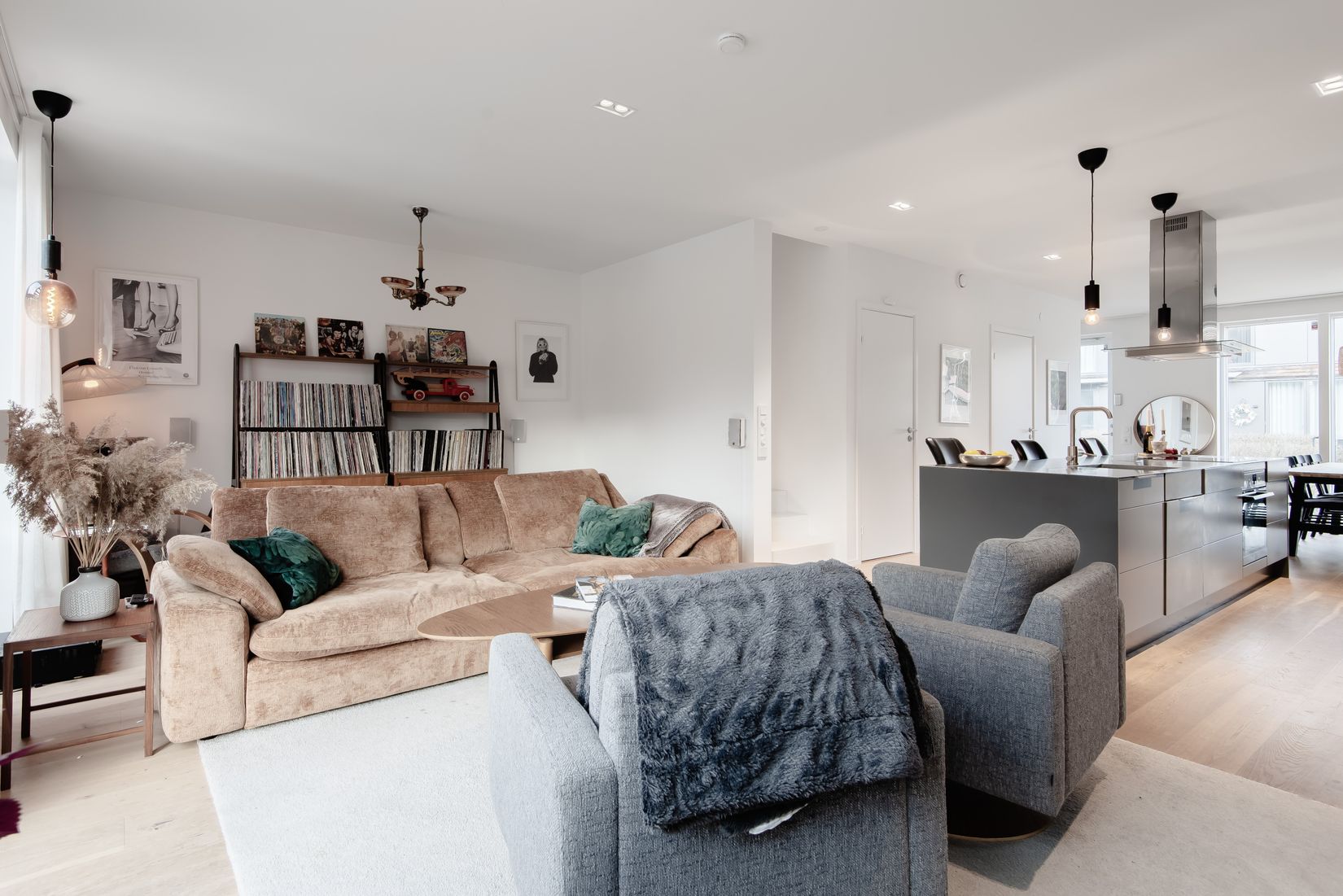 Radhus, Vinlandsvägen 28B, Jursta - Upplands-Bro, Upplands-Bro