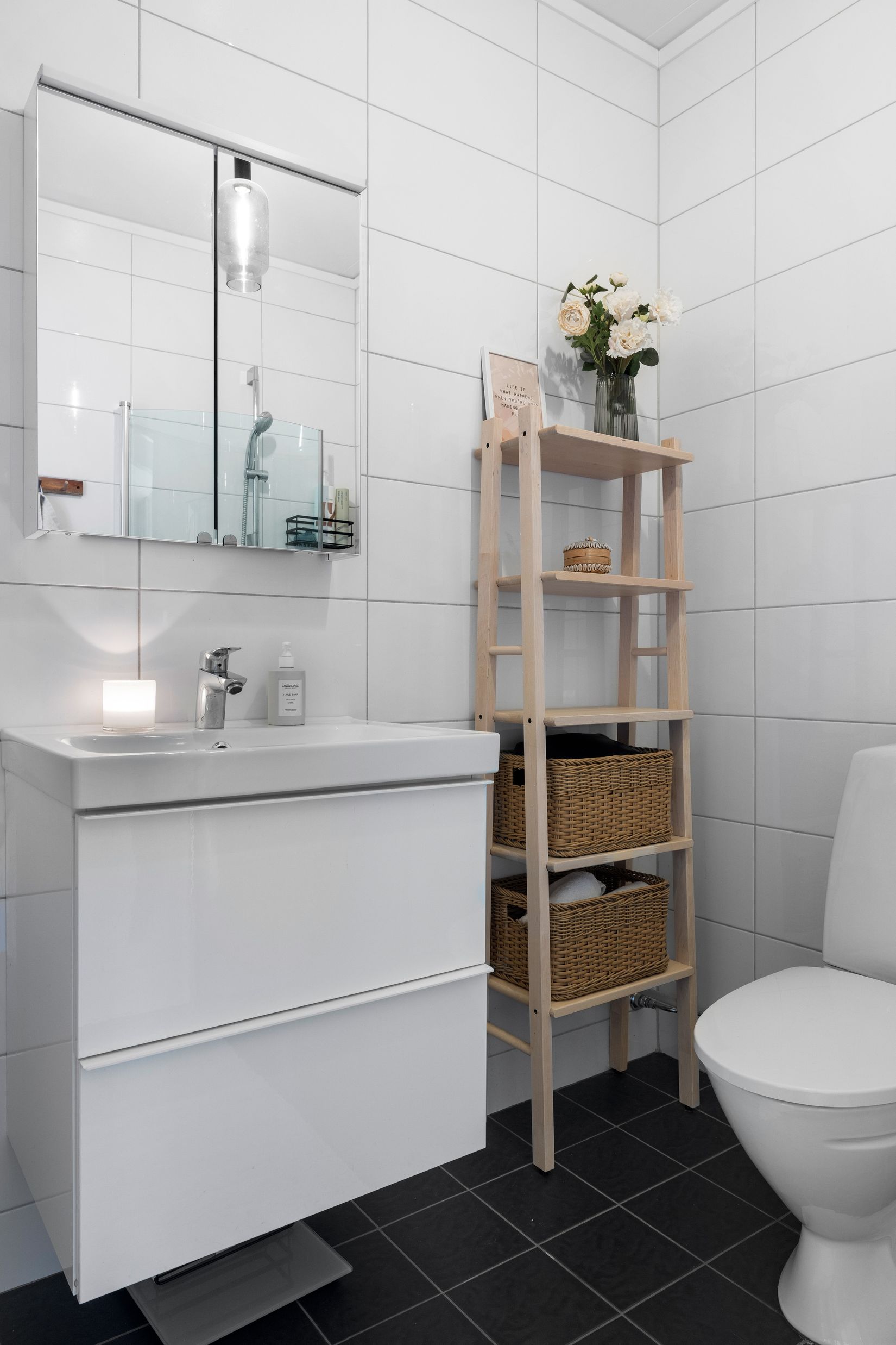 Bostadsrätt, Radhus, Klockarebovägen 24, Bålsta Frösundavik, Håbo