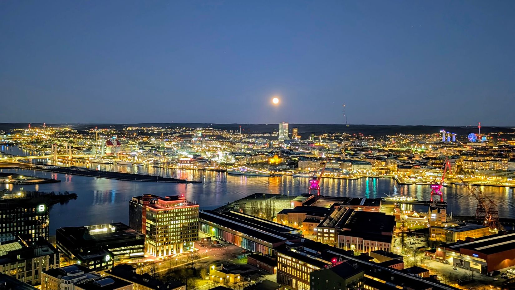 Bostadsrätt, Lodjursstråket 1 (Karlatornet vån 37), Lindholmen, Göteborg