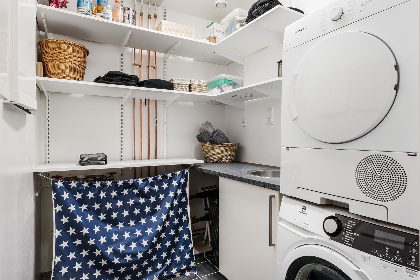 Radhus, Petrigatan 33, Ormesta, Örebro