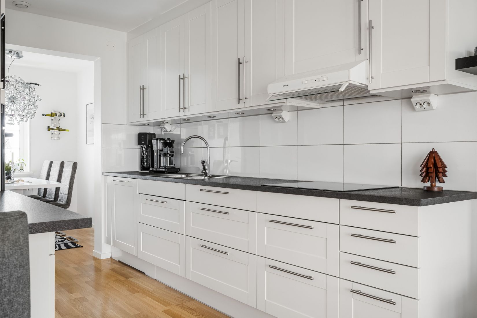 Radhus, Petrigatan 33, Ormesta, Örebro