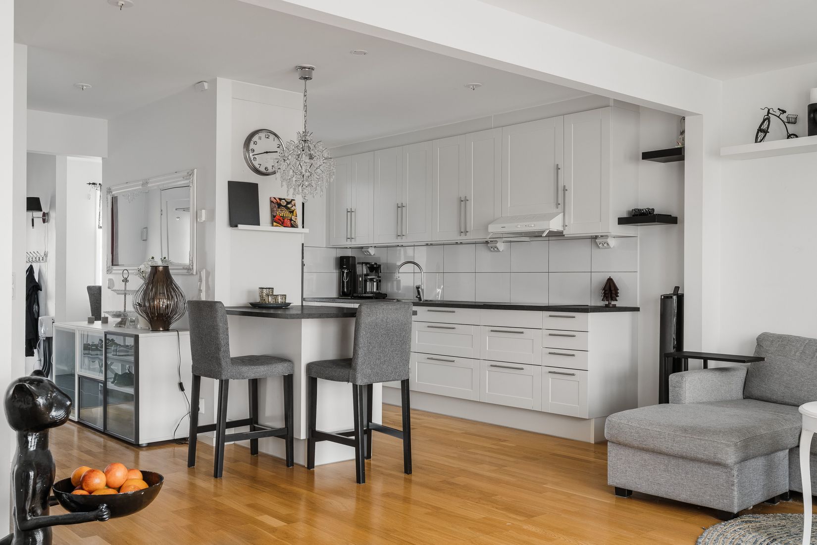 Radhus, Petrigatan 33, Ormesta, Örebro