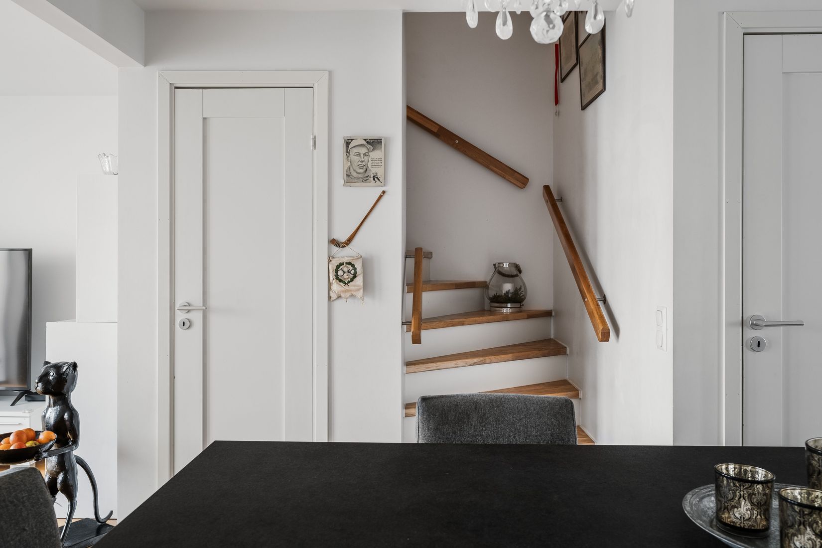 Radhus, Petrigatan 33, Ormesta, Örebro