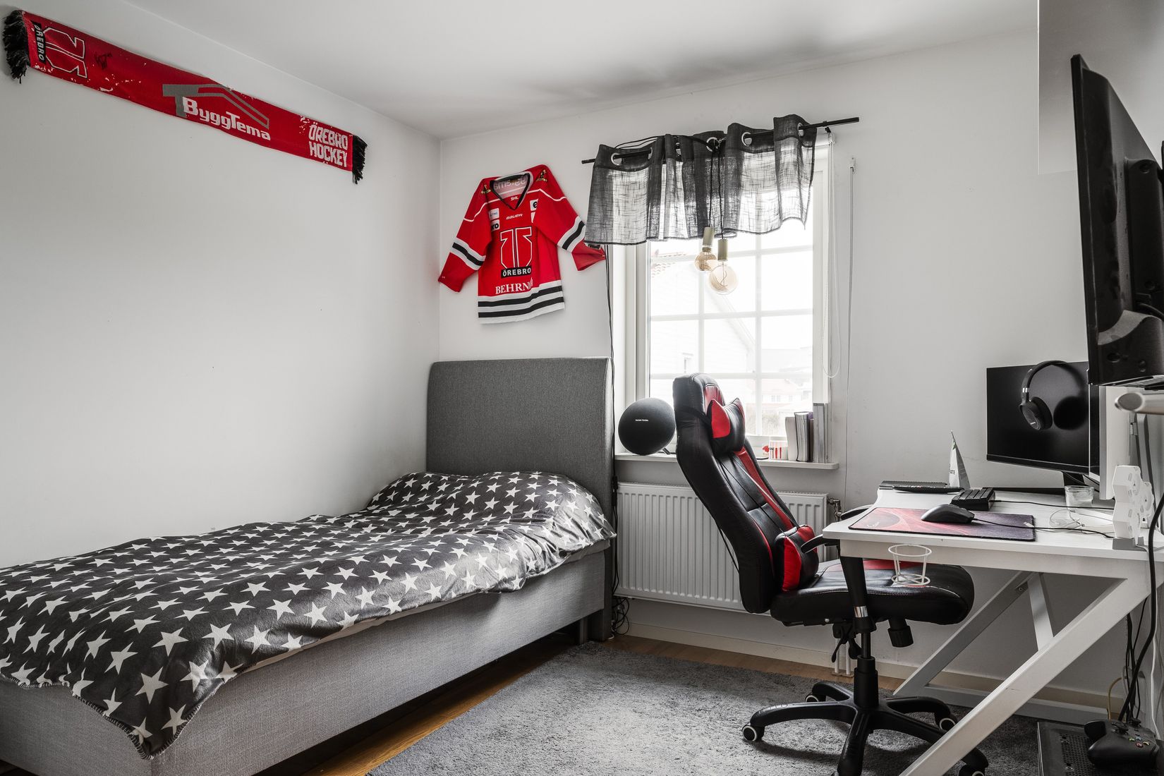 Radhus, Petrigatan 33, Ormesta, Örebro