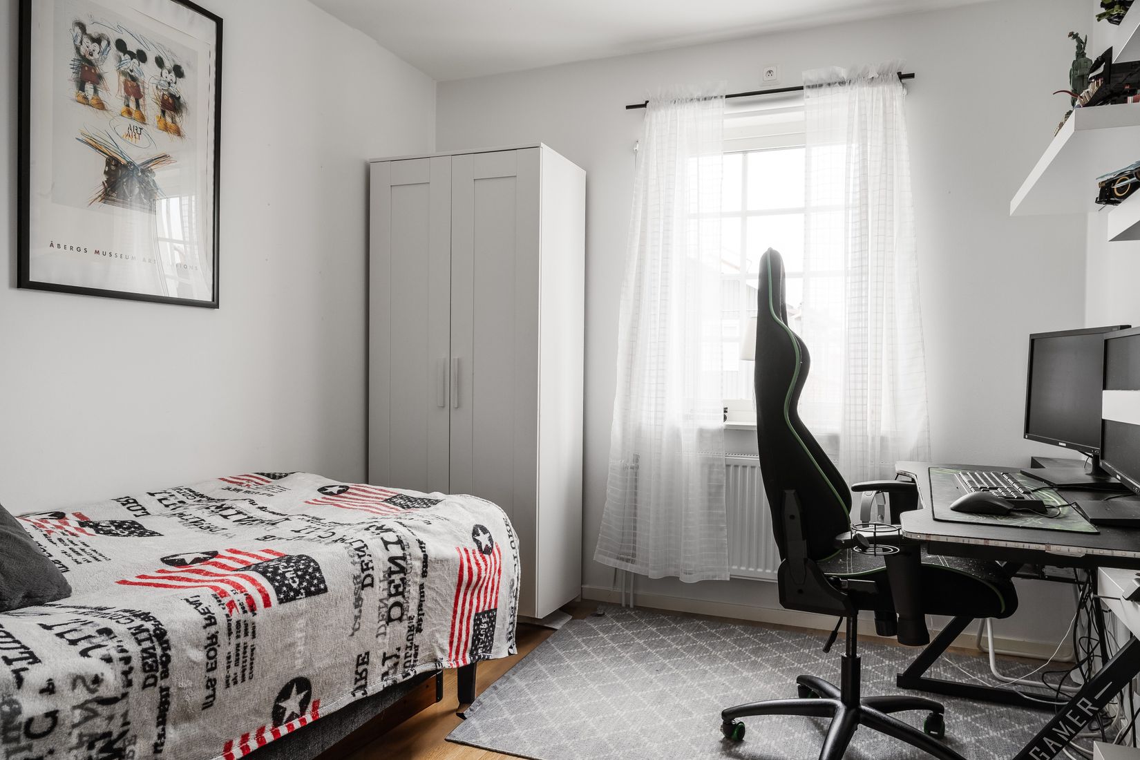 Radhus, Petrigatan 33, Ormesta, Örebro