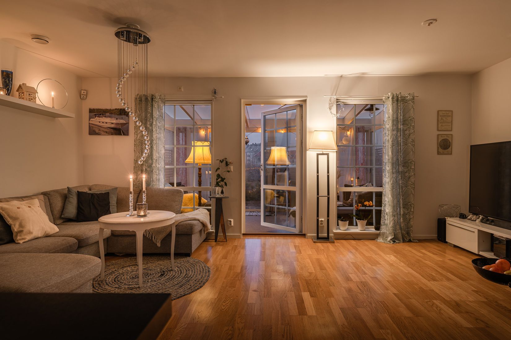 Radhus, Petrigatan 33, Ormesta, Örebro