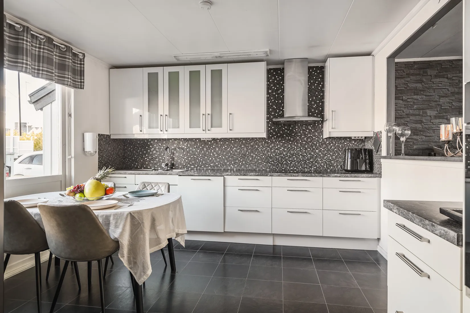 Villa, Radhus, Fågelsångsvägen 14, Tegelviken, Motala