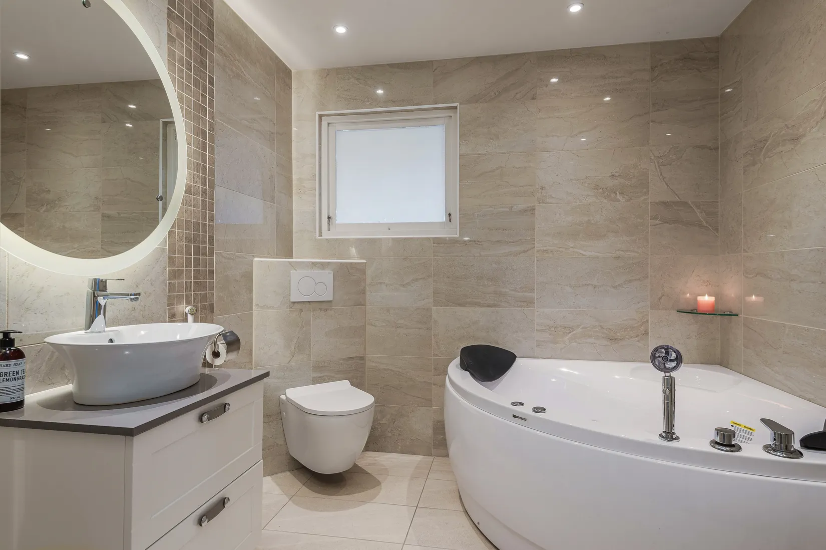 Villa, Radhus, Fågelsångsvägen 14, Tegelviken, Motala