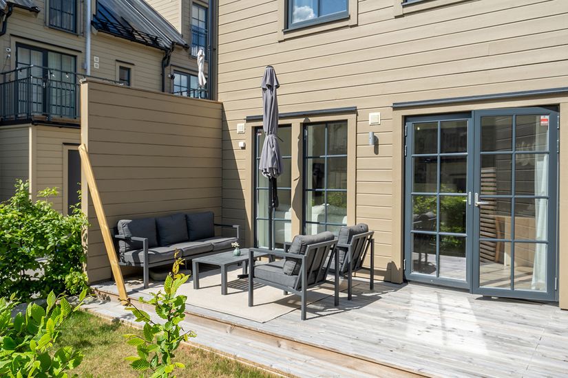 Radhus, Friggaslingan 21, Ormbacka, Järfälla