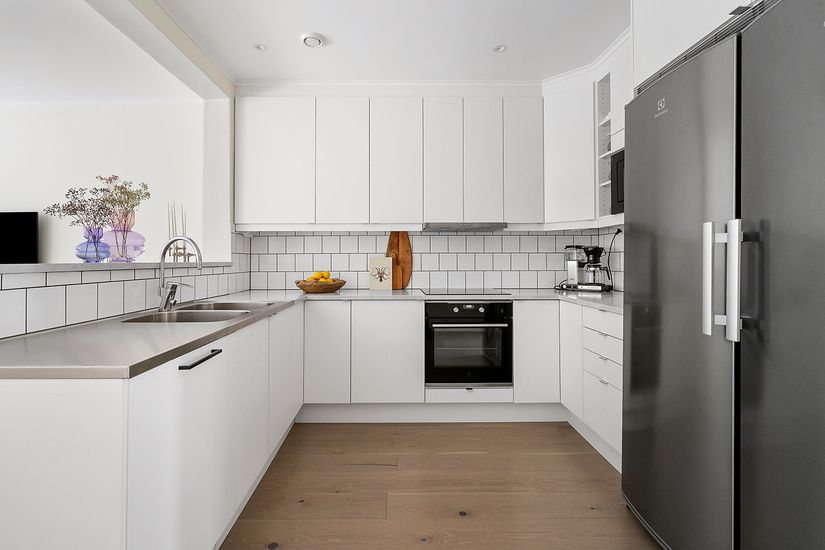 Radhus, Friggaslingan 21, Ormbacka, Järfälla