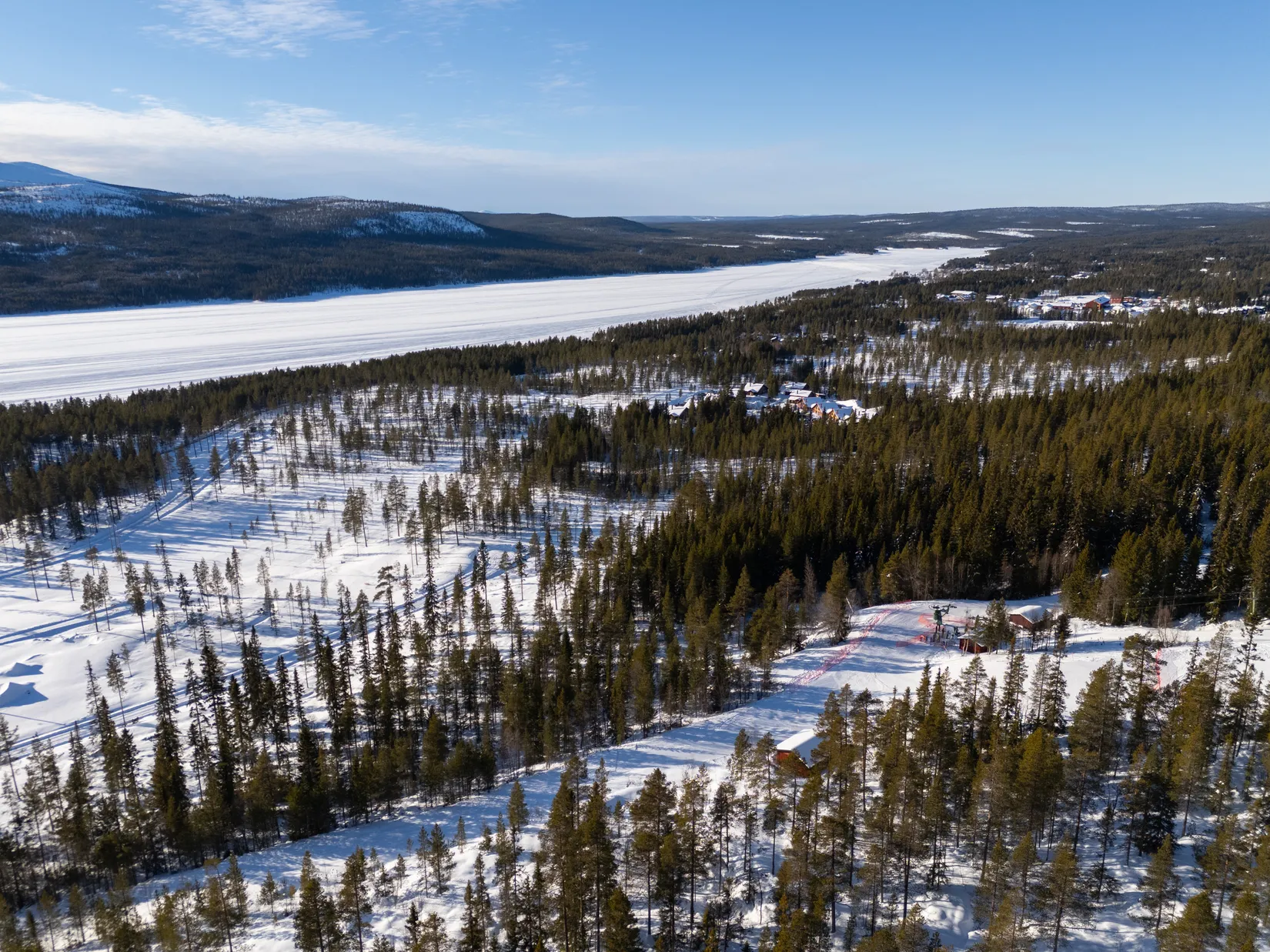 Tomt, Lovsångsslingan 24, Härjedalen