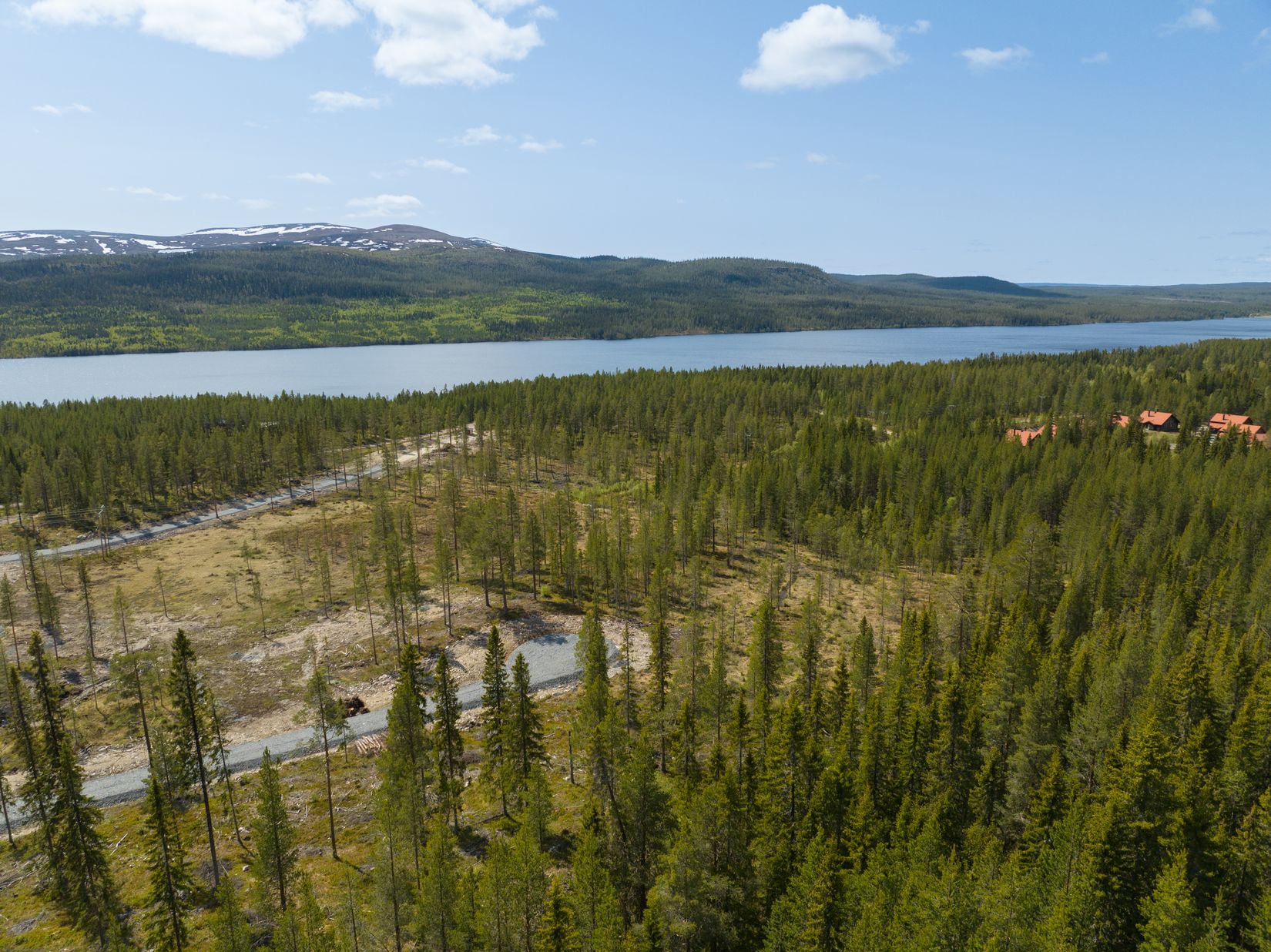 Tomt, Lovsångsslingan 24, Härjedalen