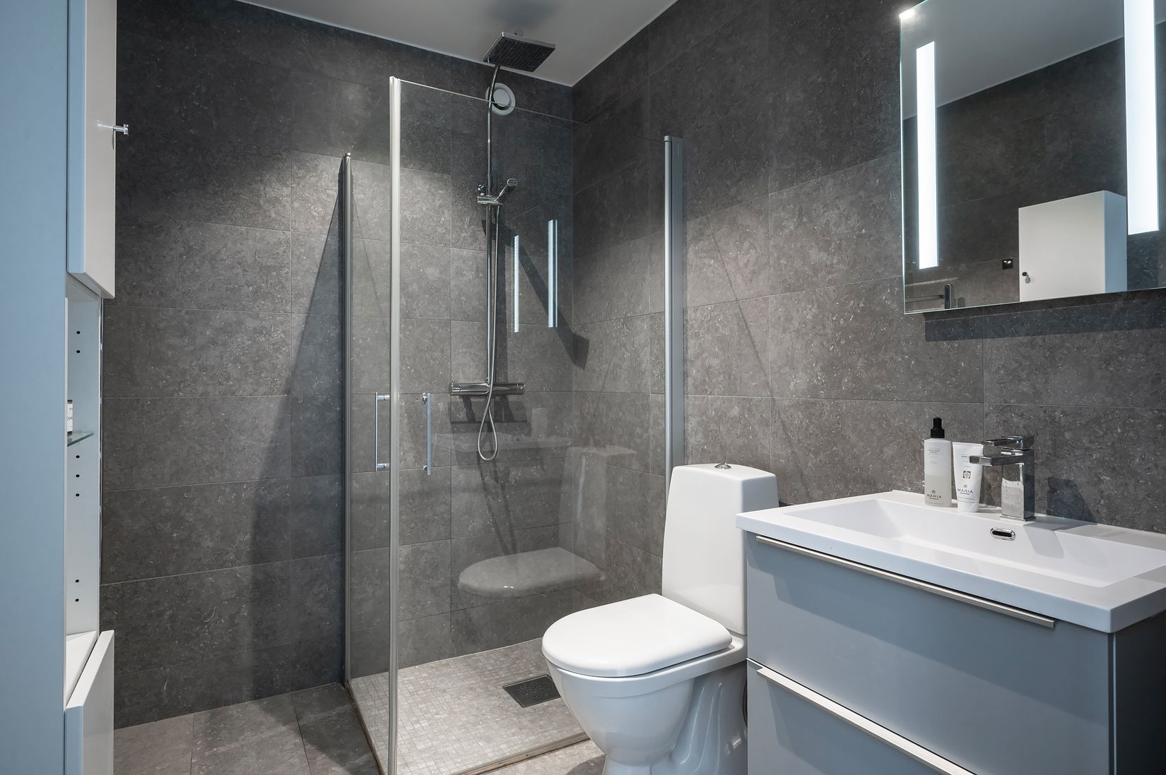 Radhus, Holmgårdsvägen 4A, Huddinge C - Solgård, Huddinge