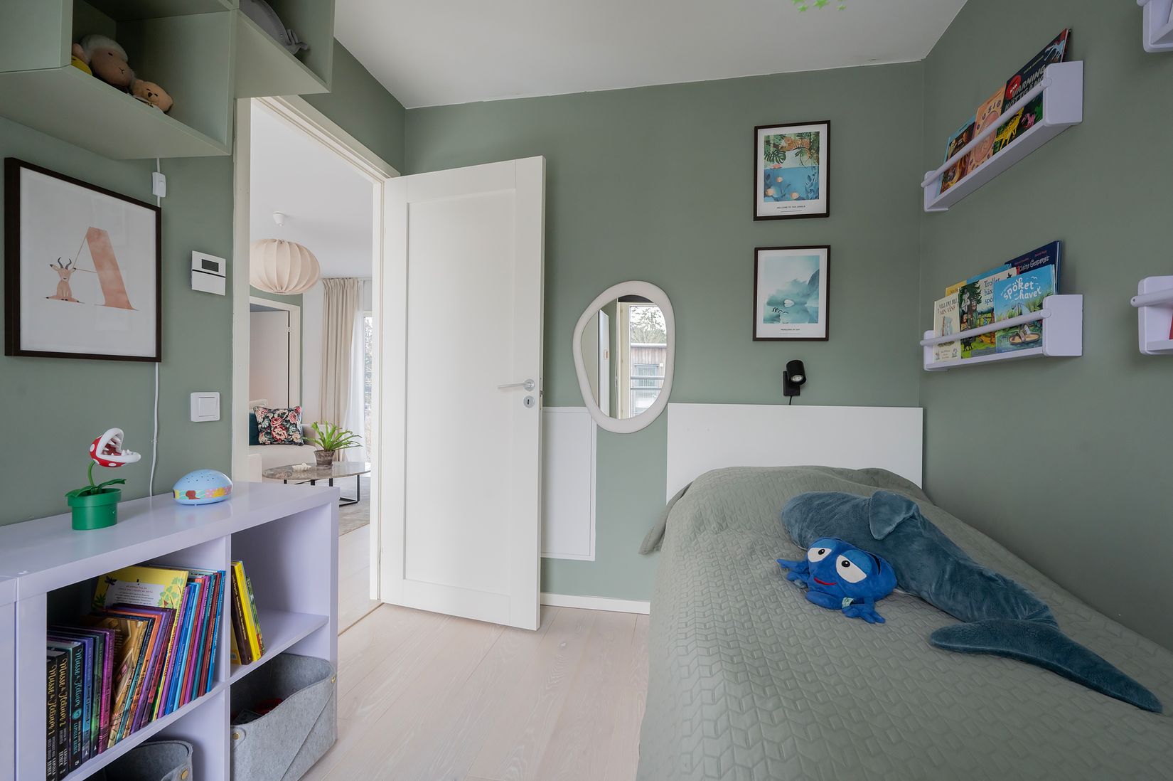 Radhus, Holmgårdsvägen 4A, Huddinge C - Solgård, Huddinge