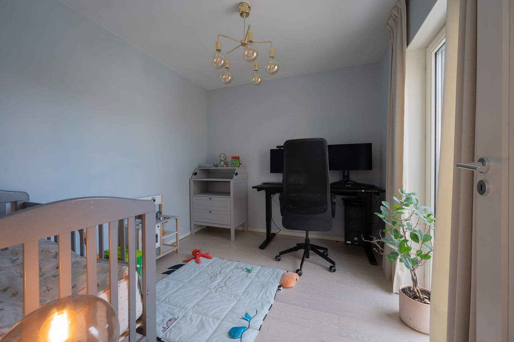 Radhus, Holmgårdsvägen 4A, Huddinge C - Solgård, Huddinge