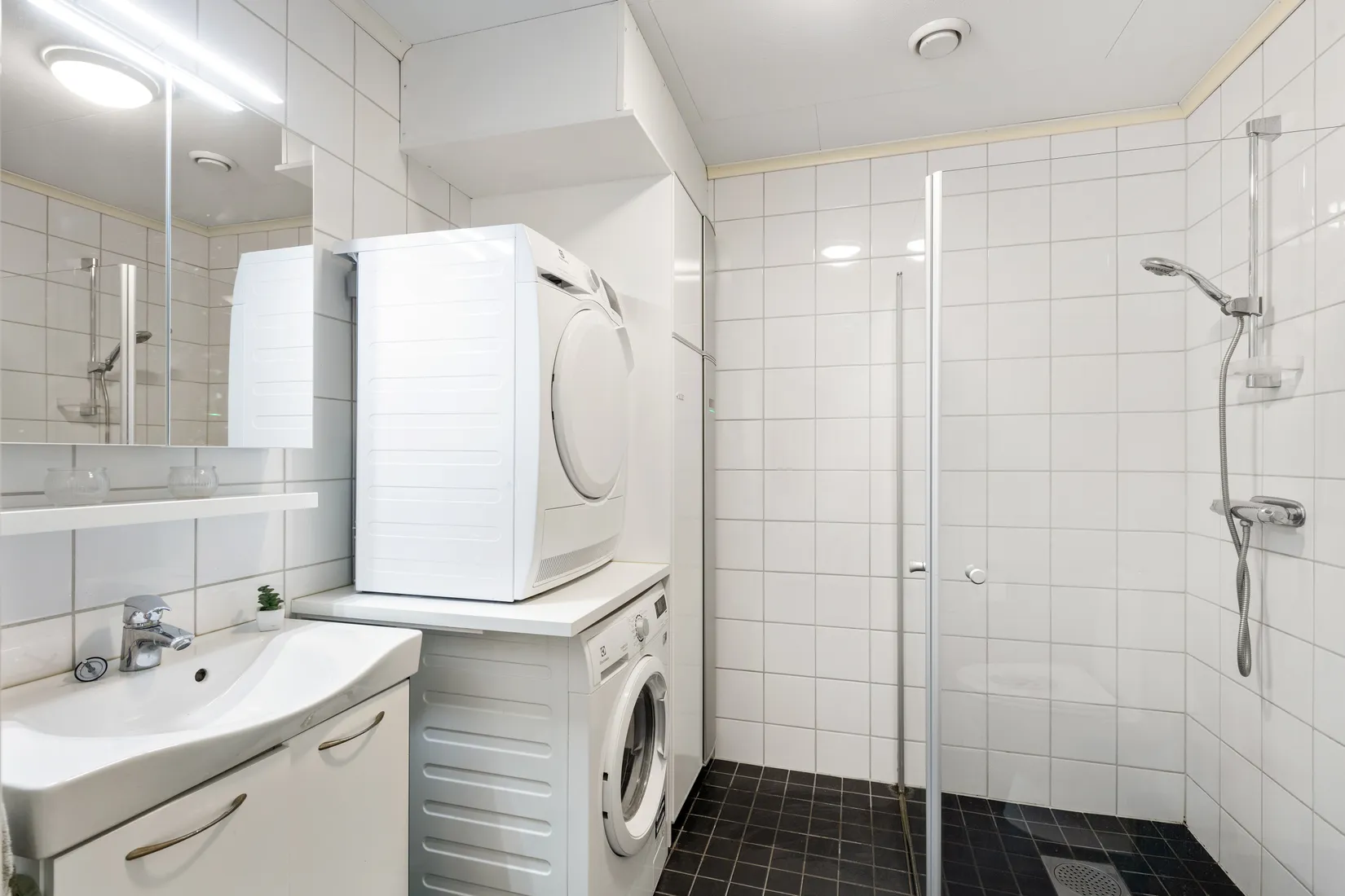 Villa, Radhus, Solslingan 8E, Norrtälje stad - Solbacka strand, Norrtälje