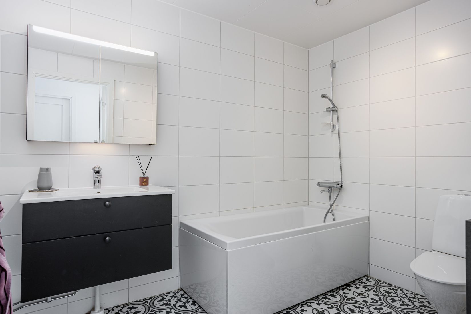 Bostadsrätt, Radhus, Basfiolvägen 7, Dals Ängar , Falkenberg