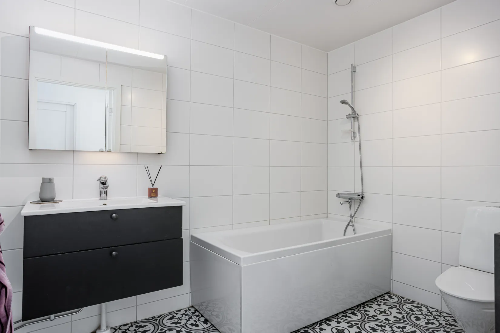 Bostadsrätt, Radhus, Basfiolvägen 7, Dals Ängar , Falkenberg