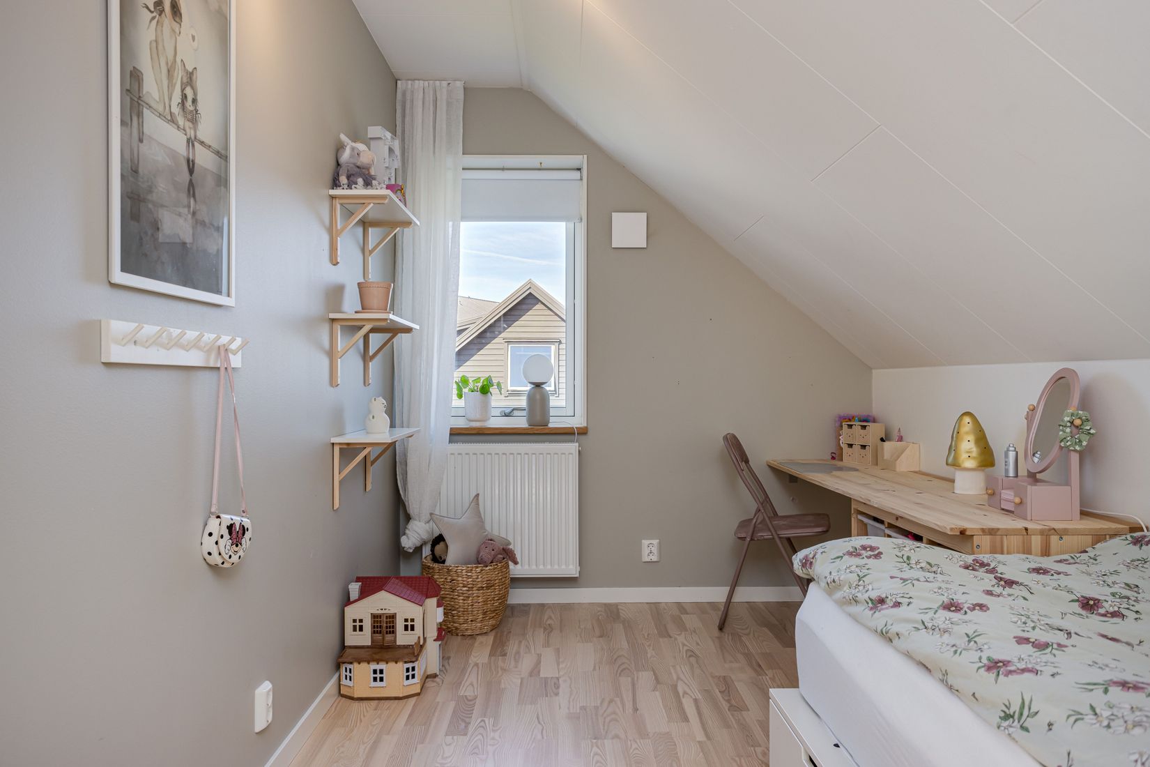 Bostadsrätt, Radhus, Basfiolvägen 7, Dals Ängar , Falkenberg