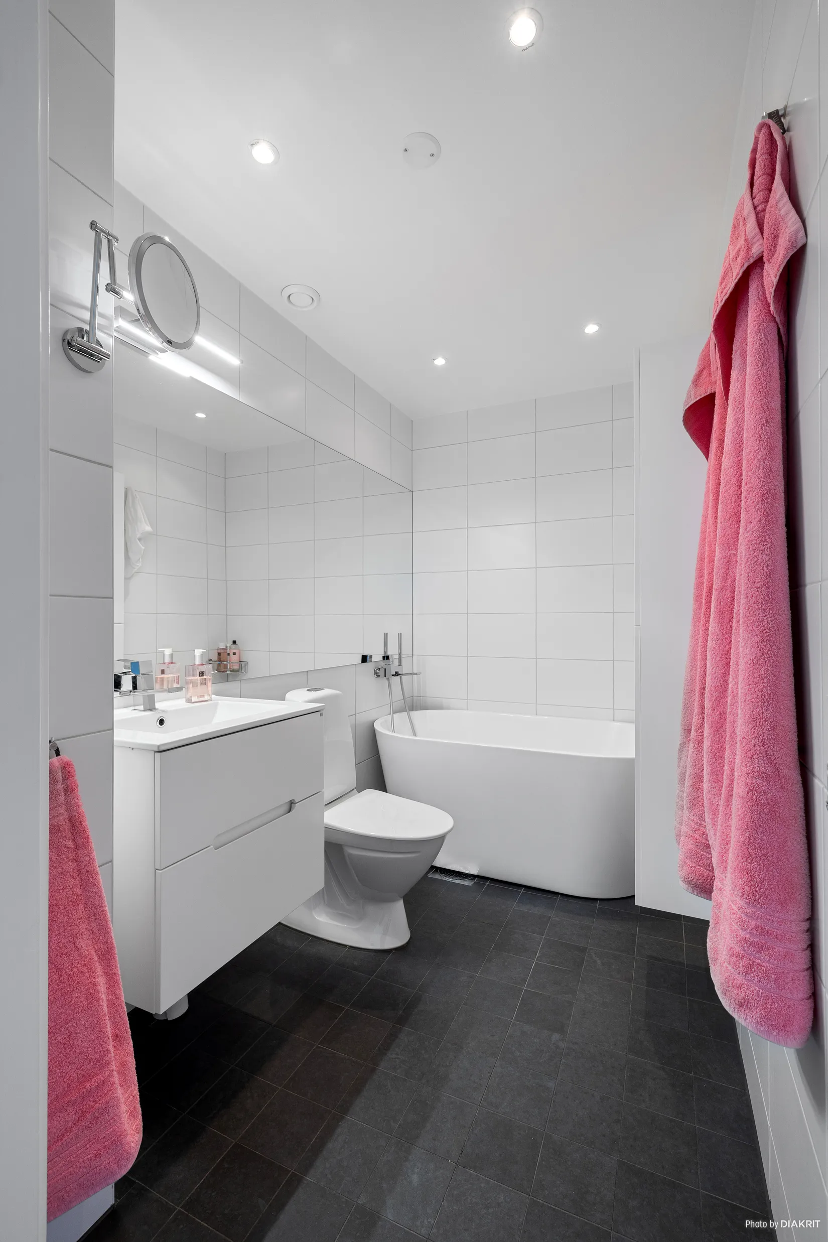 Radhus, Offergränd 13, Gribbylund, Täby