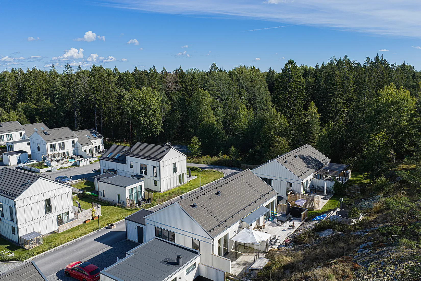 Radhus, Tallmyrvägen 28, Högmora, Huddinge