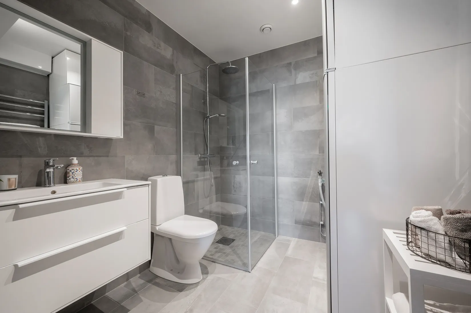 Radhus, Tallmyrvägen 28, Högmora, Huddinge